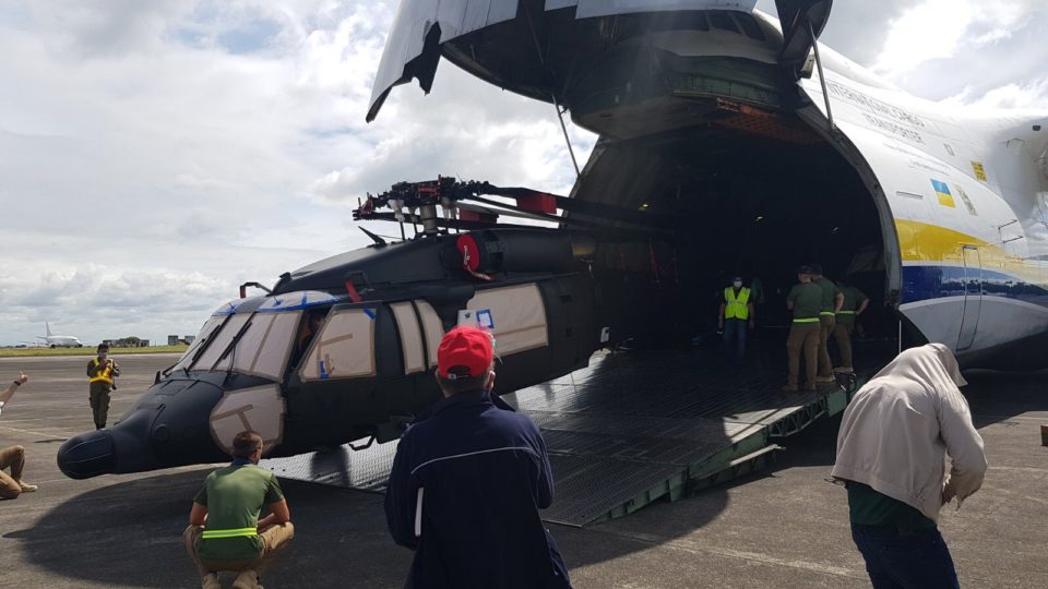 Filipinas recebeu o último lote cinco helicópteros S 70i Black Hawk