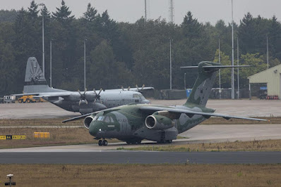 Embraer demonstra KC 390 pela Europa Força Aérea