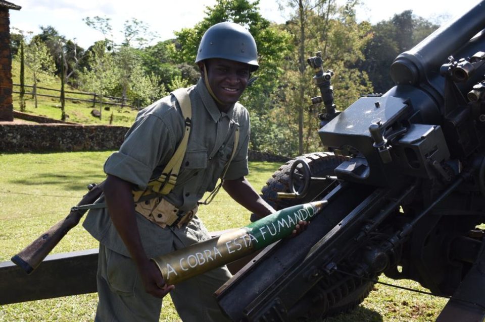 Ex Rcito Reencena O Tiro De Artilharia Da Feb For A A Rea