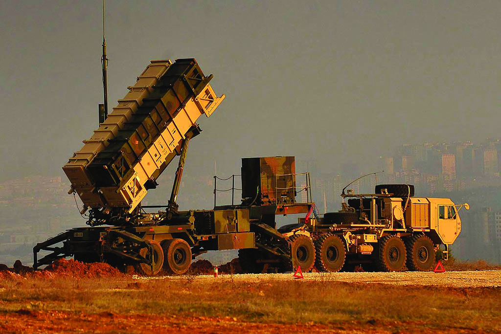EUA enviarão bateria de mísseis Patriot à Polônia. Um sistema Patriot visto na Turquia em 4 de fevereiro de 2013. Este sistema foi enviado para reforçar as defesas da Polônia. (Foto: DoD/Glenn Fawcett).