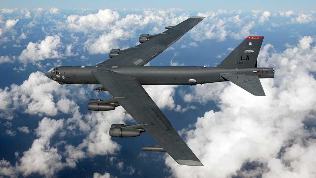 USAF deverá anunciar novo motor do B-52 ainda este mês. O lendário B-52 será remotorizado. A decisão sairá até o outubro (Foto: USAF).
