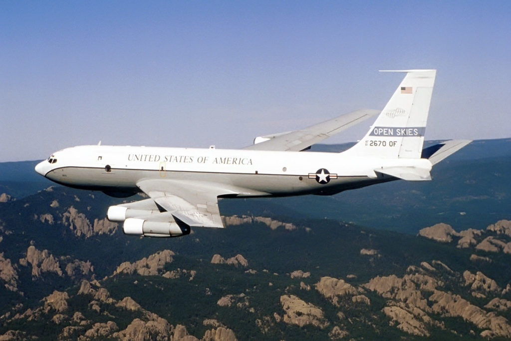 A USAF possui dois OC-135B, convertidos à partir de células com quase 70 anos em serviço (Foto: USAF).