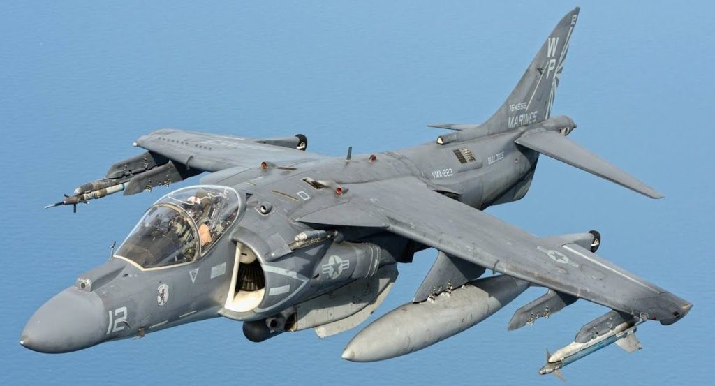 USMC entrega o último Harrier II revisado. O Harrier II se aproxima do fim de sua vida operacional no USMC (Foto: US Navy).