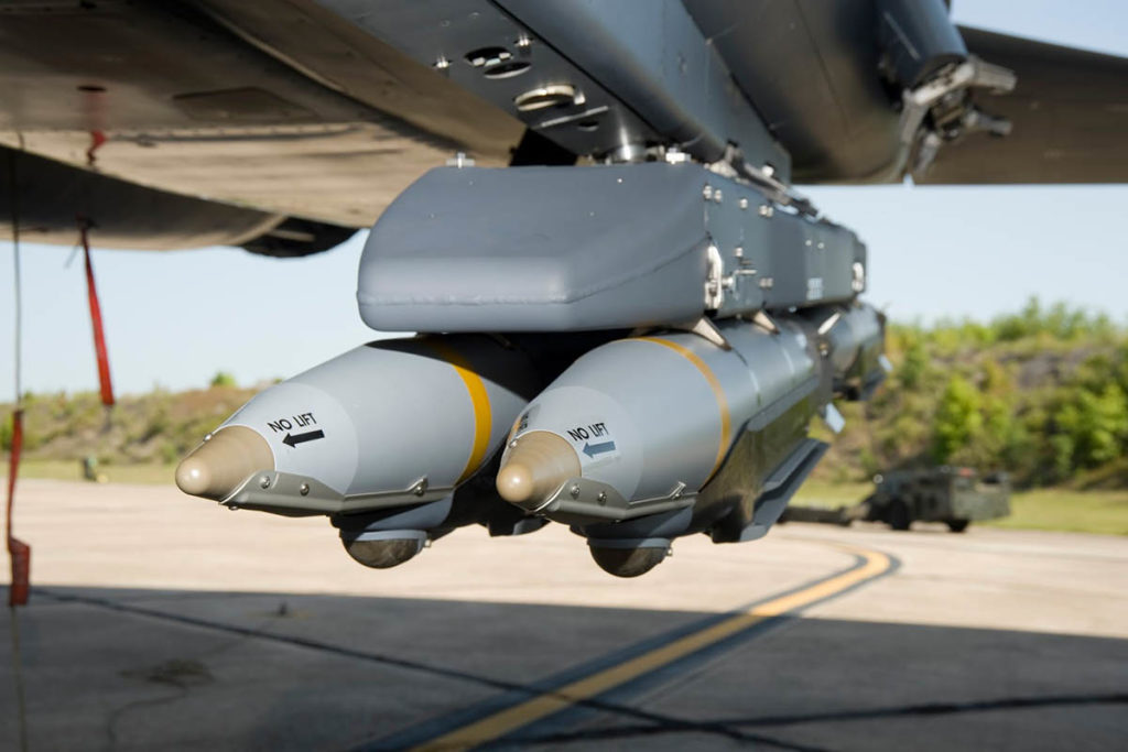 Boeing: US$ 33 milhões para manutenção das GBU-39 (SDB-I). Foto: USAF.