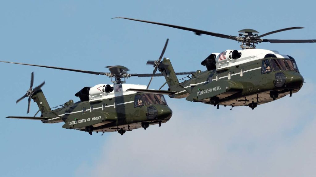 Se espera que el VH-92A reemplace al VH-3D como Marine One en 2024. Dos VH-92A vistos en la Estación Aérea Naval, río Patuxent (Foto: Marina de los EE. UU.).
