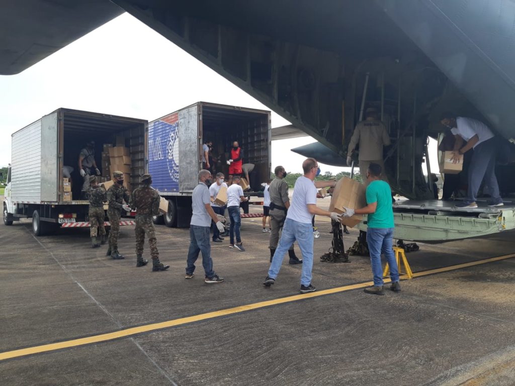 C-130M da FAB transportou 11 toneladas de material da CVB para Rio Branco (Foto: FAB).