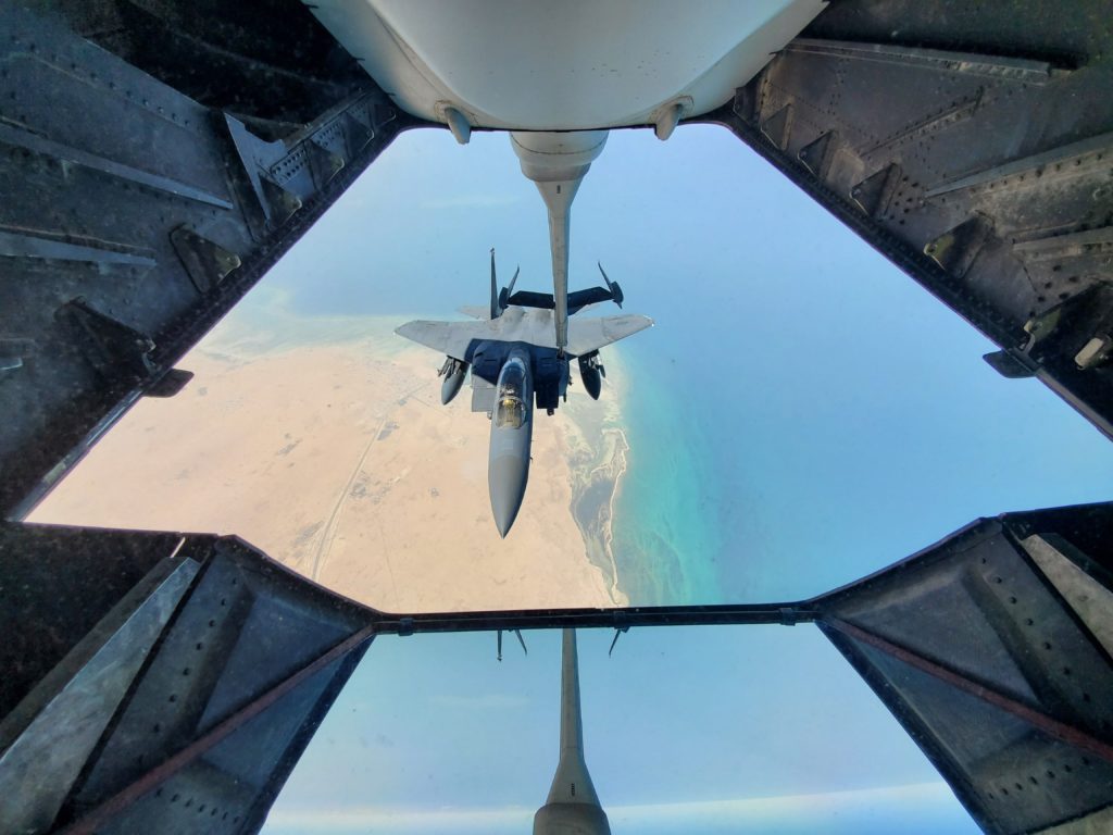 REVO de um F-15E americano durante o Exercício Sky Shield II  (Foto: USAF/Staff Sgt. Taylor Harrison).