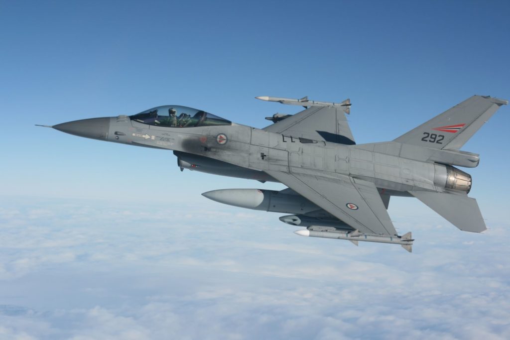 O Governo da Noruega pretende oferecer os F-16 desativados para empresas civis (Foto: Luftforsvaret).