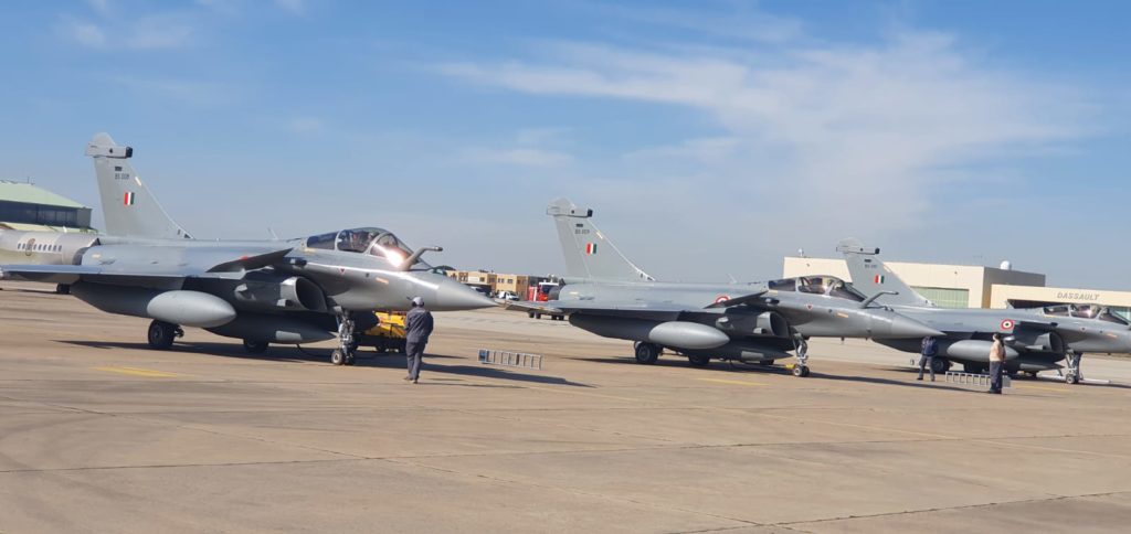 Com os três Dassault Rafale do 4º lotea a IAF passa a ter 14 aeronave Rafale DH/EH (Foto: AdA).
