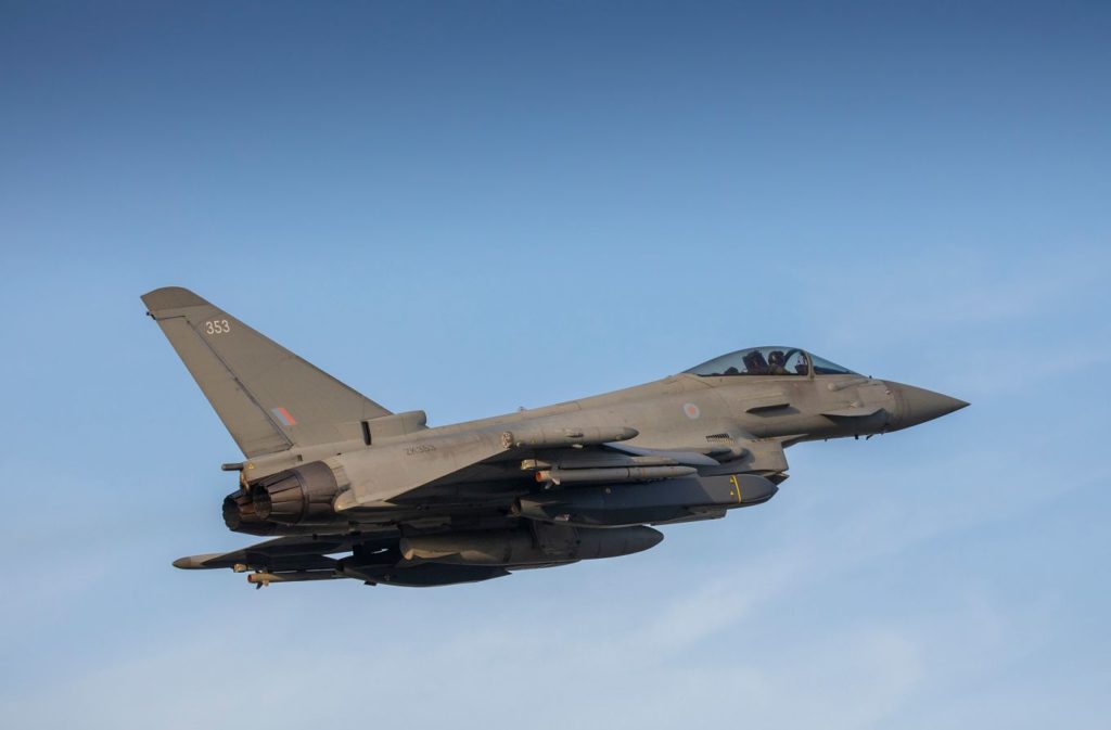  Royal Air Force (RAF) conduziu ataques com aeronaves Typhoon a partir da RAF Akrotiri - Chipre contra o Daesh, na Operação SHADER (Foto: RAF).