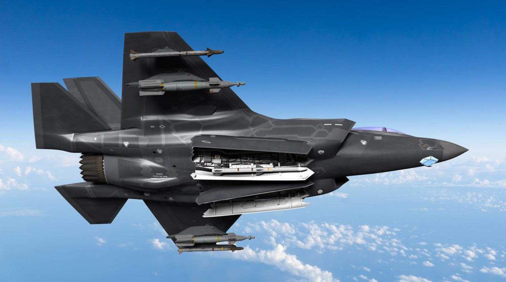 Parlamento suíço examinará a compra dos F-35. Caça americano pode ser aprovado, vetado ou passar pelo crivo de um plebiscito (Foto: USAF).