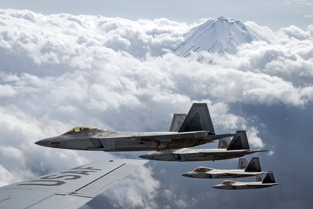 F-22 pode ser aposentado já no próximo ano (Foto: USAF).
