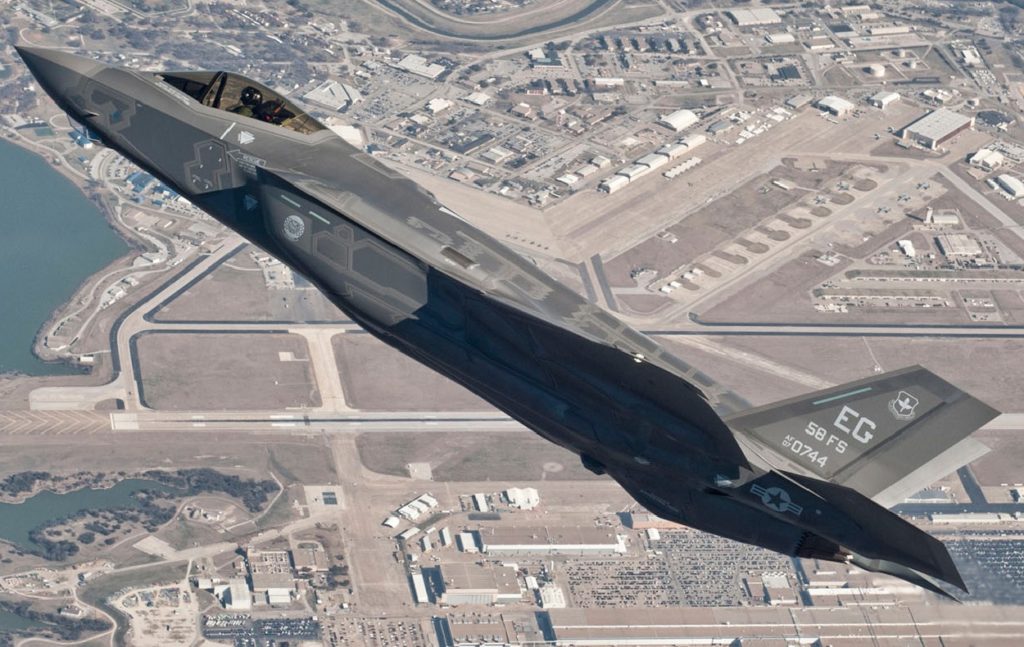 GAO: programa F-35 é caro, problemático e atrasado (Foto: LM).