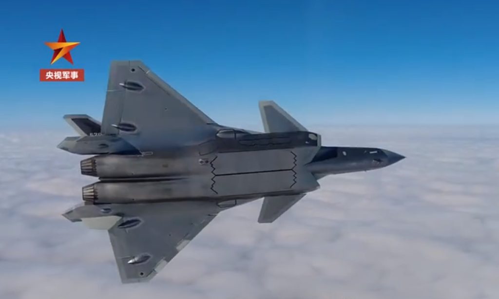 Japão quer um caça com a capacidade dos F-22 Raptor. Imagem de um J-20 da PLAAF (Reprodução: Channel 13).