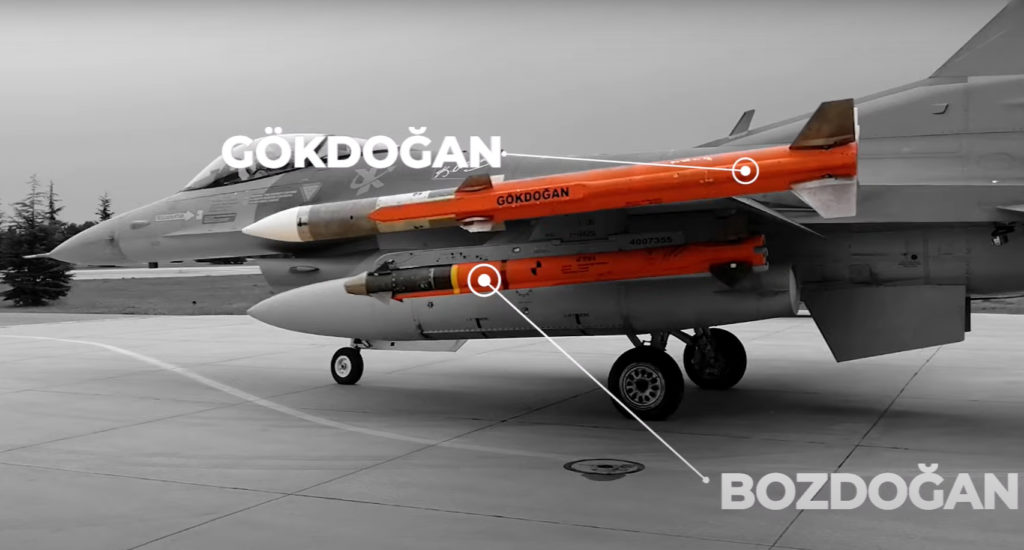O F-16 estava equipado com os dois novos mísseis ar-ar desenvolvidos pela Turquia, mas o teste envolveu apenas o Bozdogan (Fonte: Recep Tayyip Erdoğan).