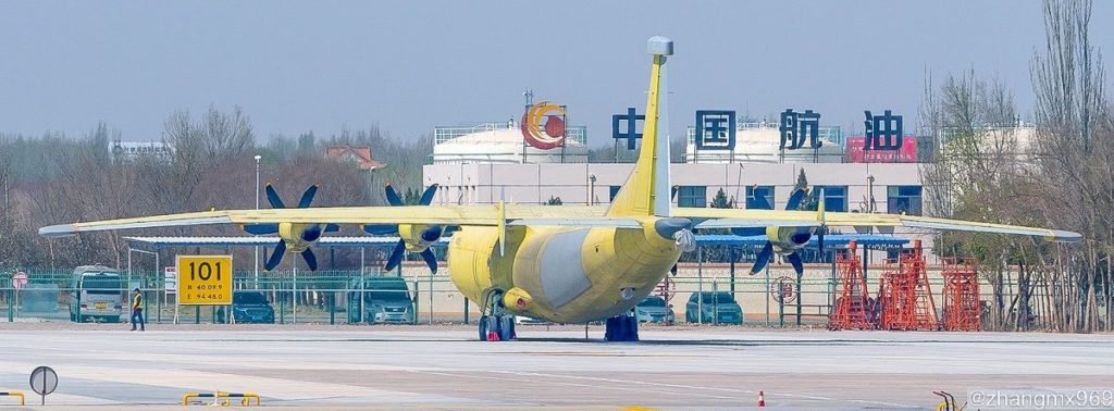 Shaanxi Y-9T com antenas VLF e dispositivos ESM na cauda e asas (Foto: @zhanmx969).