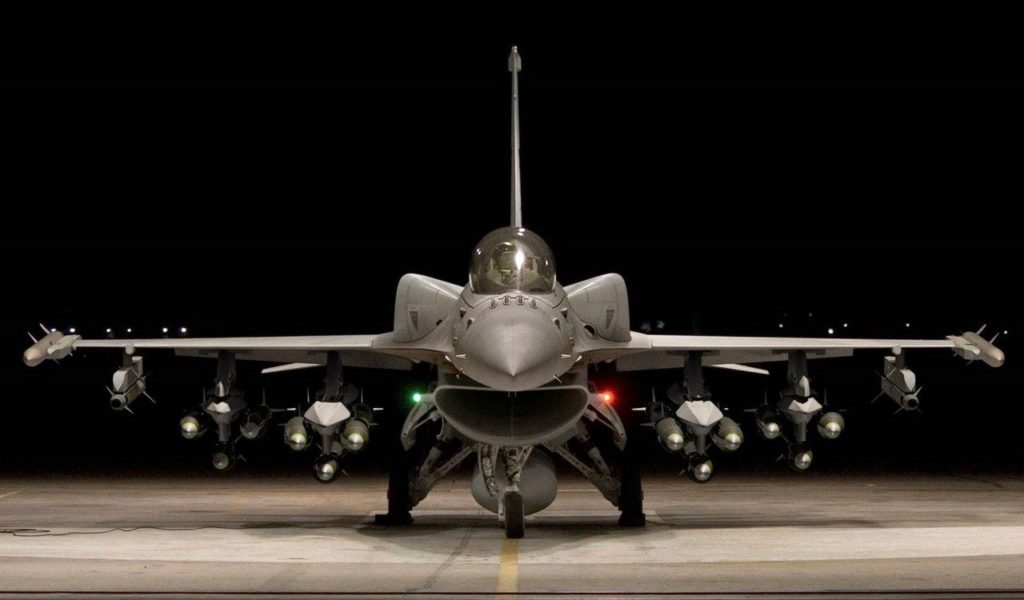 EUA ofertou o F-16V, mas o preço é uma barreira: US$ 2,4 bilhões sem armamento (Foto: LM).