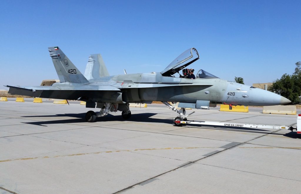 Kuwait nega negociações de venda dos seus F/A-18C/D para a Malásia (Foto: KuAF).