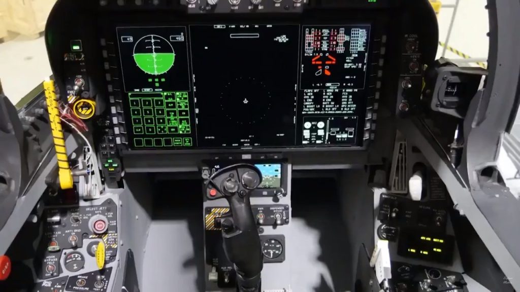Uma nova bancada de teste adquirida pelo FRCSW no final de março permitirá ajudará a testar mais rapidamente os controles de voo dos F/A-18 (Foto: Boeing).