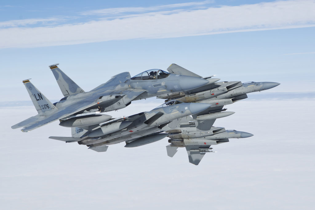 Boeing: US$ 61 milhões para atualizar os aviônicos do F-15. Foto: USAF.
