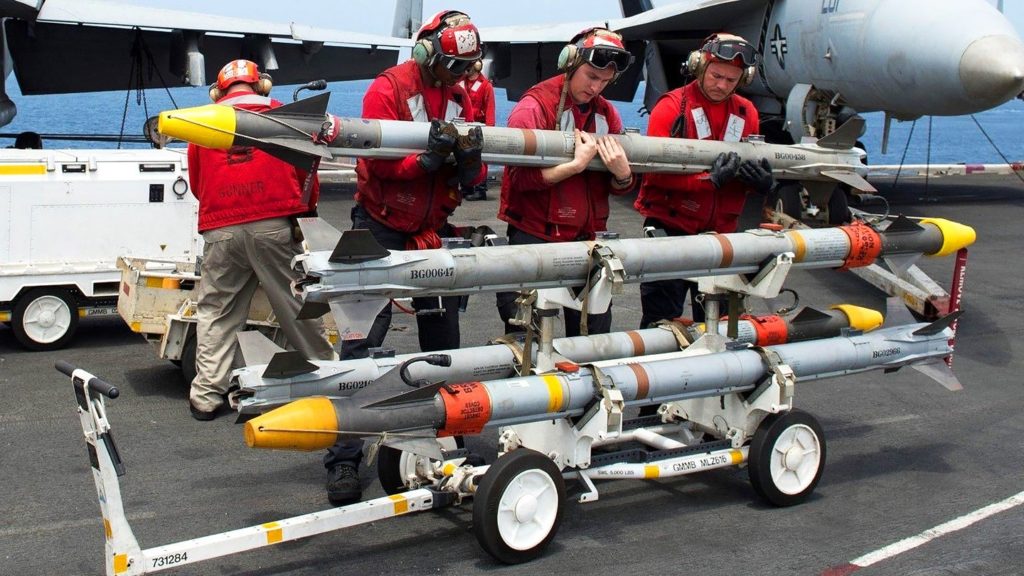 O AIM-9X é o principal míssil ar-ar IR  das Forças Armadas Americanas (Foto: US Navy).
