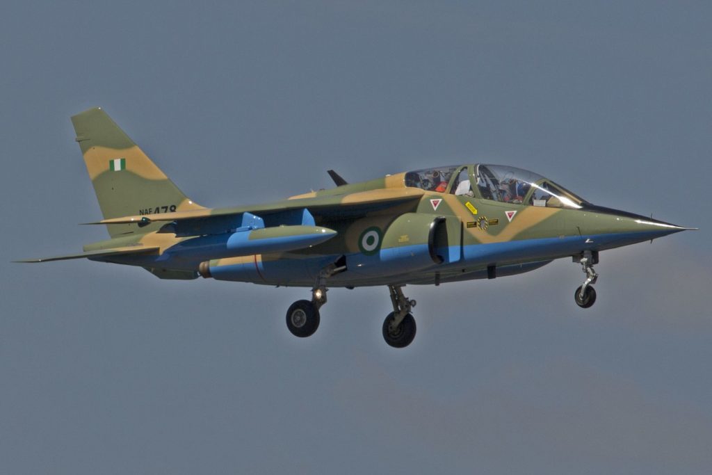 Alpha Jet nigeriano teria alvejado alvos civis (Foto: NAF).