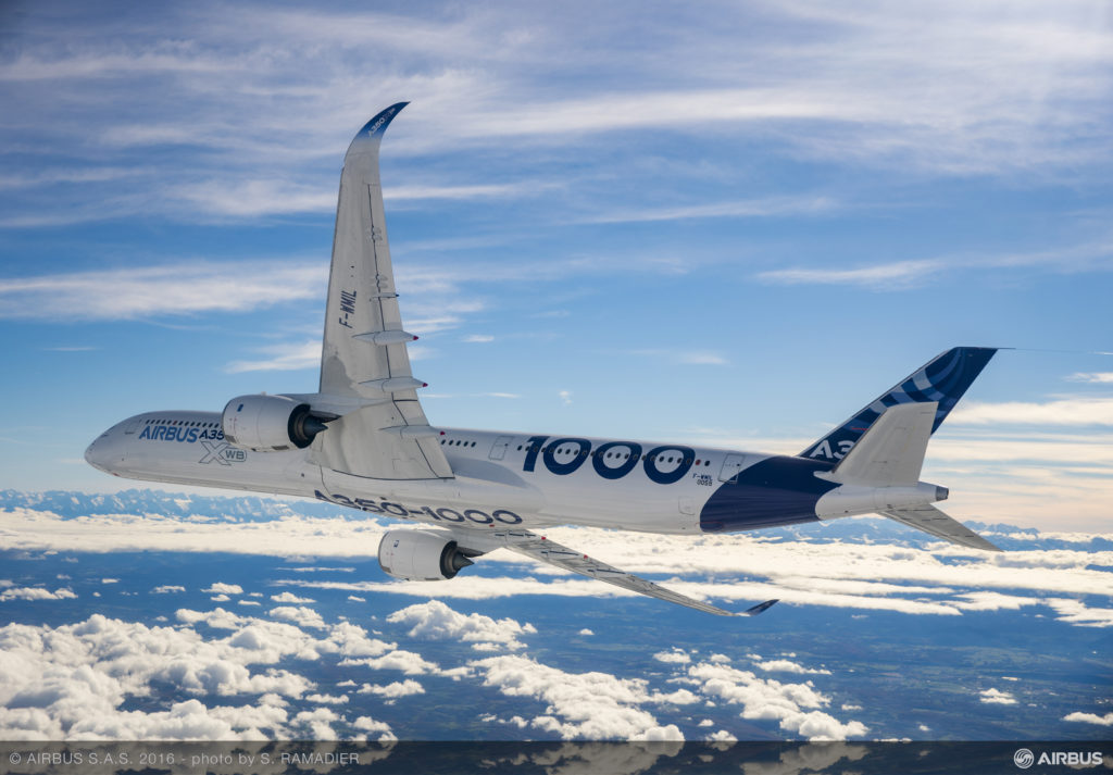 A Airbus e seus parceiros demonstram como reduzir as emissões de CO2. Na imagem um dos A350envolvido no voo o F-WMIL (Foto Airbus).