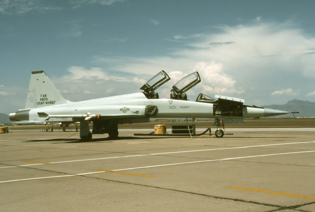 O F-5F USAF 84-0457, em Williams AFB em meados de agosto de1989, já com a matrícula FAB 4809 (Foto: Maurice-Bertrand/Arquivo Leandro Casella).