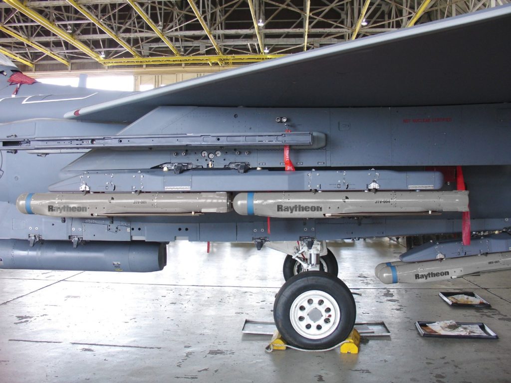 USAF Testa Bombas Inteligentes GBU-53/B StormBreaker » Força Aérea