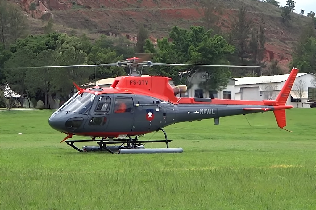 Armada Chilena já conta com três novos helicópteros H125 Esquilo. O "Naval 23", com matrícula civil PS-GTV, em voo de testes em Itajubá (MG), em novembro de 2021 (Fonte: ITA-Copter).