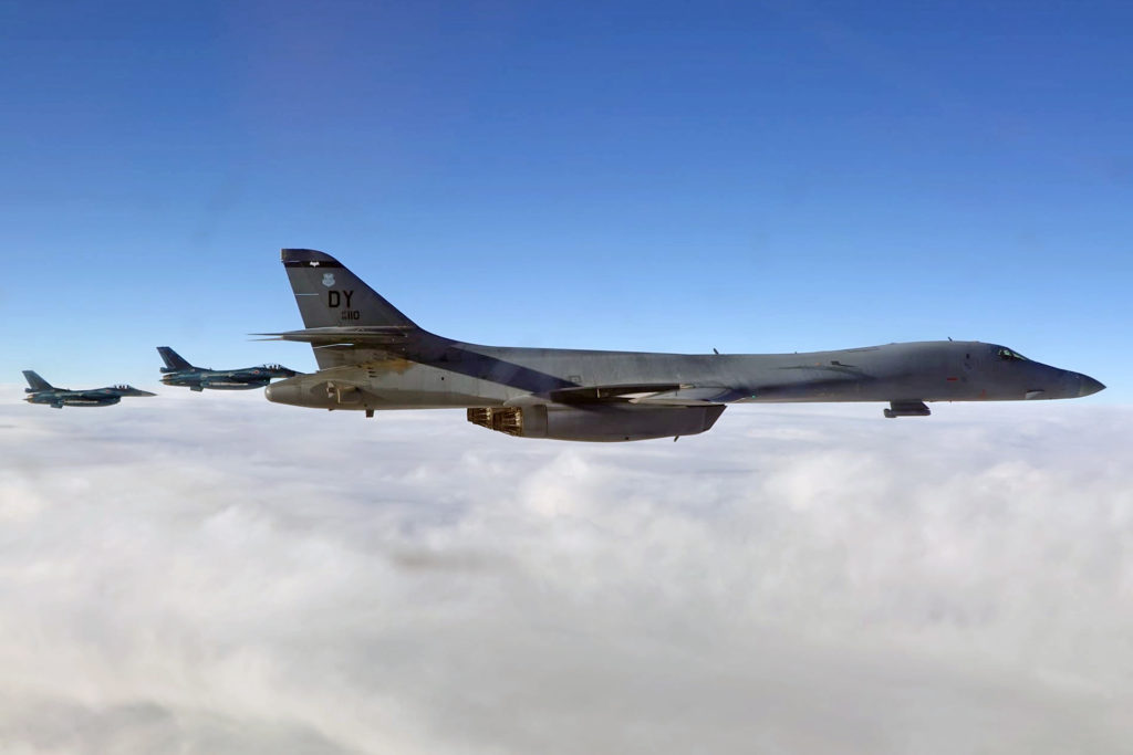 B-1B da USAF realizam missão de 31 horas de voo sem escalas no Pacífico (Fotos: Dyess AFB).