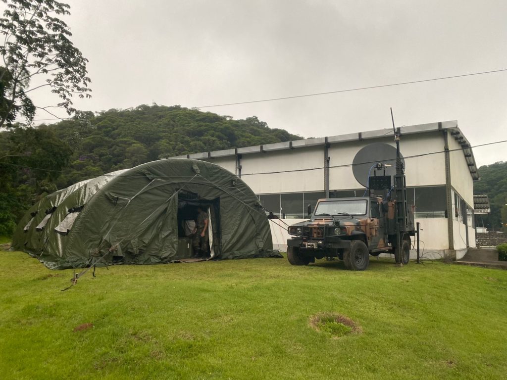 Unidade de Serviço de Informações Aeronáuticas em Petrópolis/RJ (Fotos: FAB/GCC).
