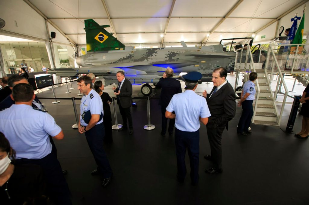 FAB: Exposição "Voo para o Futuro do F-39 Gripen" é inaugurada na FGV (Fotos: FAB).