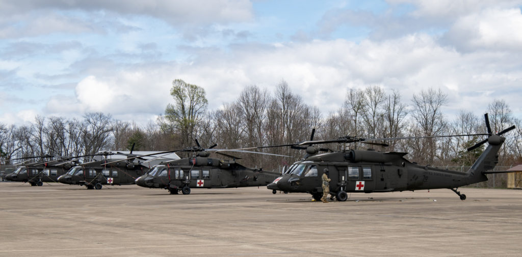 Guarda Nacional do Exército dos EUA recebeu primeiro HH-60 "Mike" (Fotos: US Army/Edwin L. Wriston).