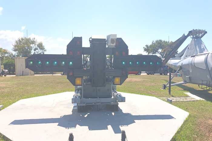 Sistema Óptico de Aterrizaje en el Museo de Aviación Naval (Fotos: Marina de Brasil).