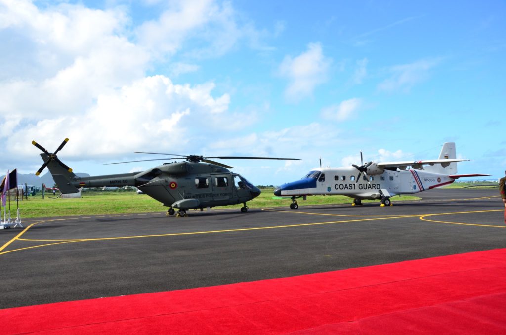 Força Policial das Ilhas Maurício recebe Do-228 e Dhruv ALH (Foto: India_Mauritius).