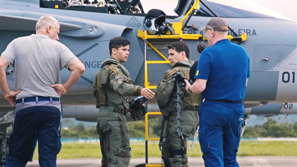 Pilotos do IPEV realizaram o translado dos F-39 para Gavião Peixoto (Foto: FAB).
