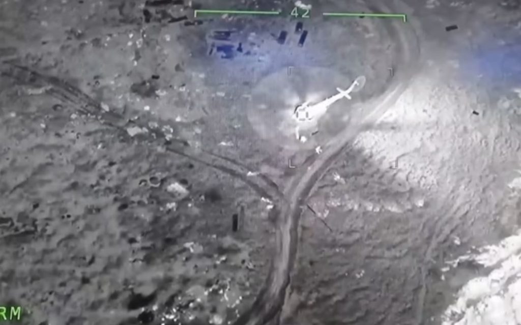 Vídeo: disparo certeiro de um Bayraktar TB2 contra um Mi-8 russo (Fonte: Defense UA).