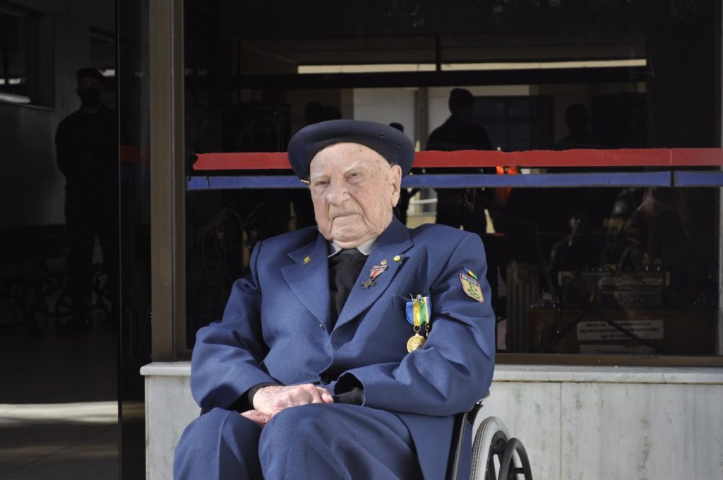 Sr. Mário Ferroni, Pracinha da FEB, completou 103 anos (Fotos: EB).