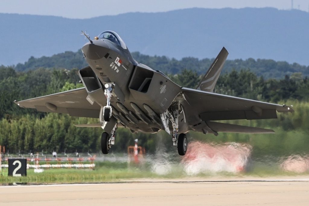 Coreia do Sul contrata primeiro lote do novo caça KF-21 Boramae (Foto: KAI).