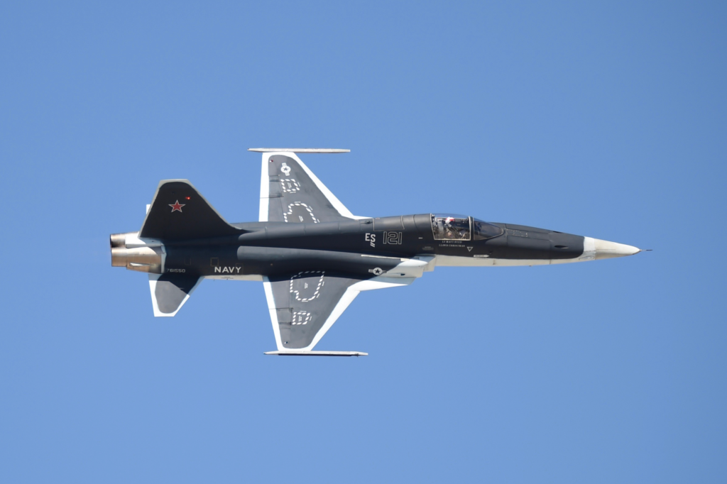 El Departamento de Defensa de EE. UU. selecciona Garmin G3000 para el F-5N+/F+ de USN (Foto: USN).