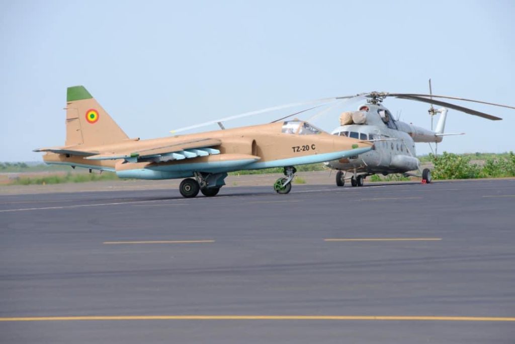 Acidente com Su-25 do Mali (Fotos: @fabsenbln).