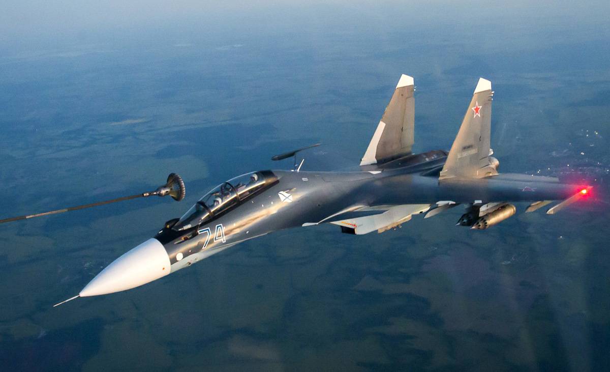 Su-34 e Su-35 lançam bombas planadora de 1.500 kg na Ucrânia