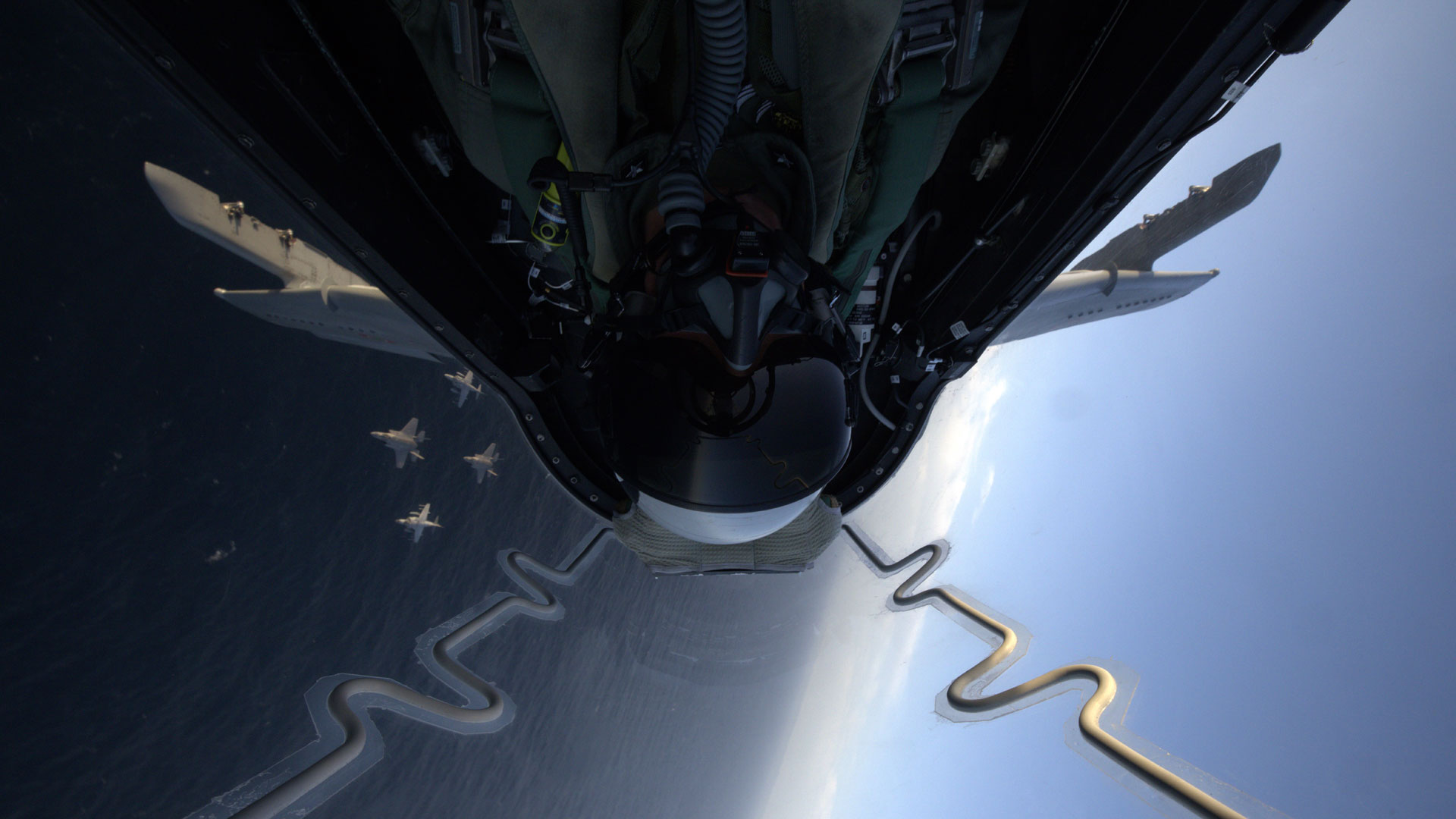 Caça F-35B da Marinha Italiana pousa a bordo do porta-aviões