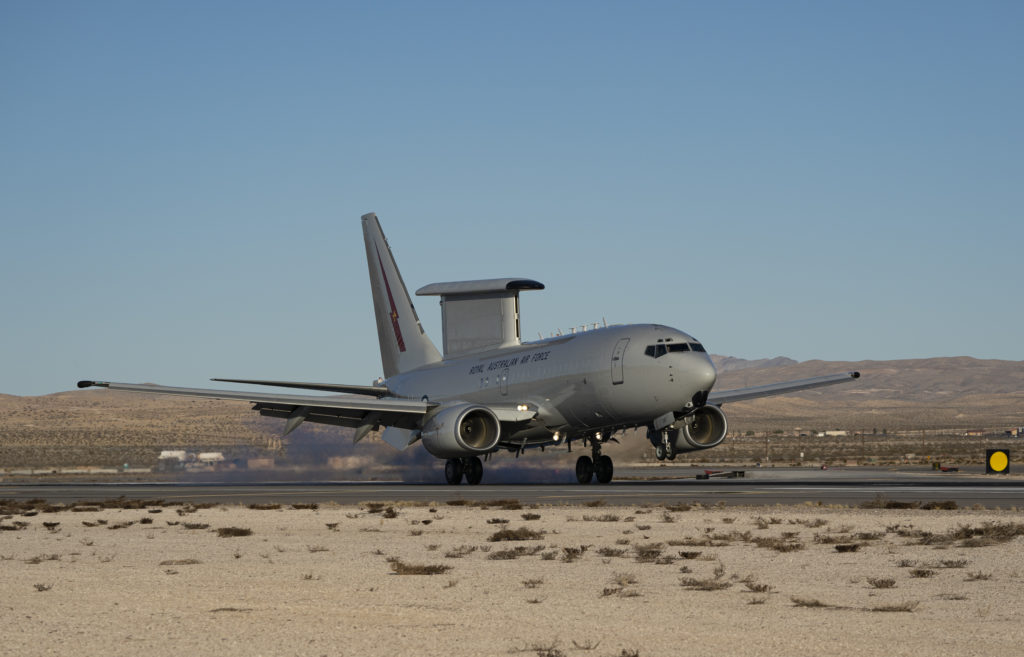 RAF: E-7 Wedgetail alcanza otro nuevo objetivo.  RAAF E-7 en Nellis.  Foto: USAF/William R. Lewis.