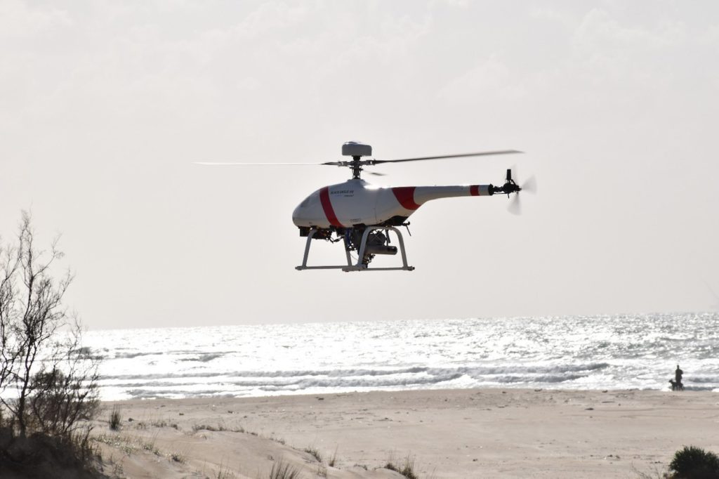 Emirates Defense Technology une forças com a Steadicopter. Na imagem o RUAS Black Eagle 50H (Foto: Steadcopter).