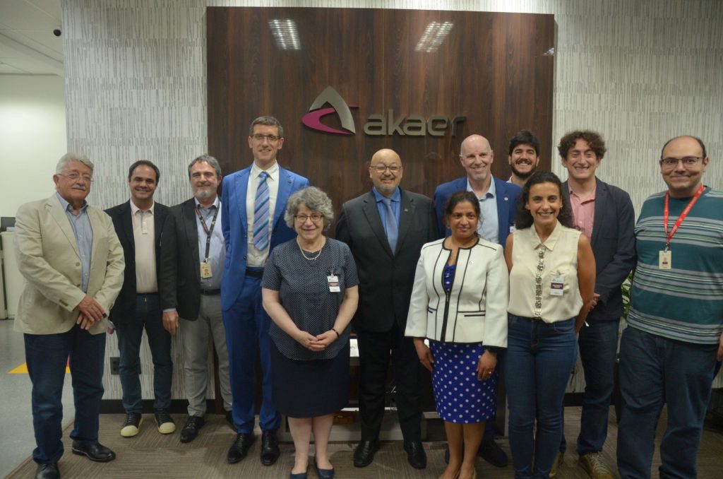 Akaer recibe al Fermilab responsable del proyecto de física de partículas más grande del mundo.  Representantes de Fermilab, Unicamp y CBPF visitaron las instalaciones de AKAER, socio comercial brasileño del proyecto LBNF/DUNE desde 2020 (Foto: Akaer).