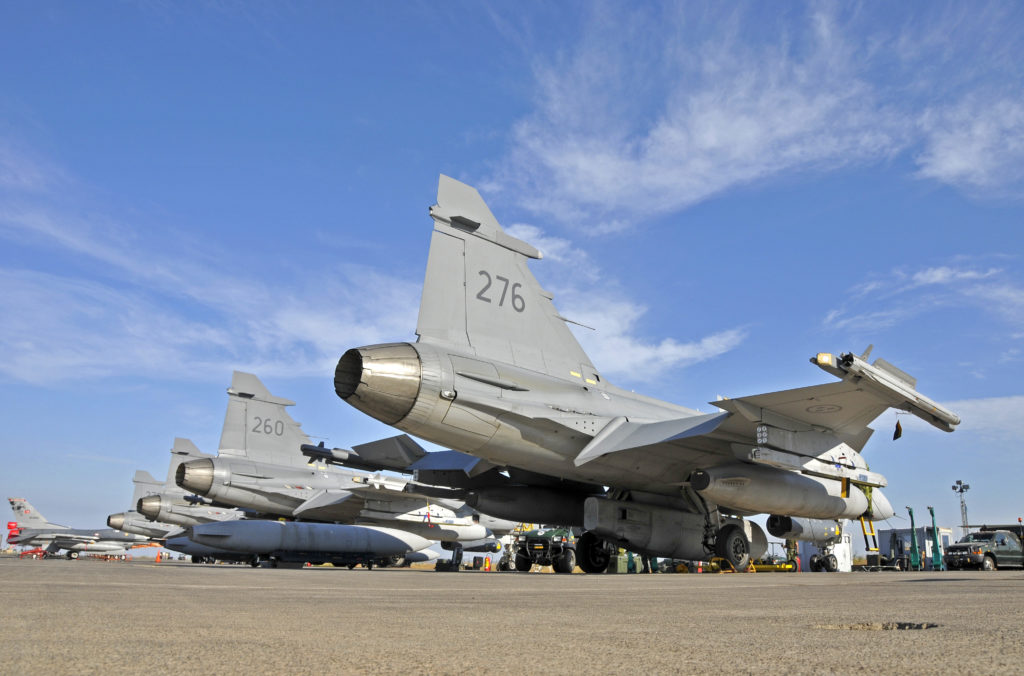 Saab recebe dois contratos para os Gripen C/D da SwAF.  SwAF Gripen C em Sigonella - Itália em agosto de 2011 (Foto: Saab).  