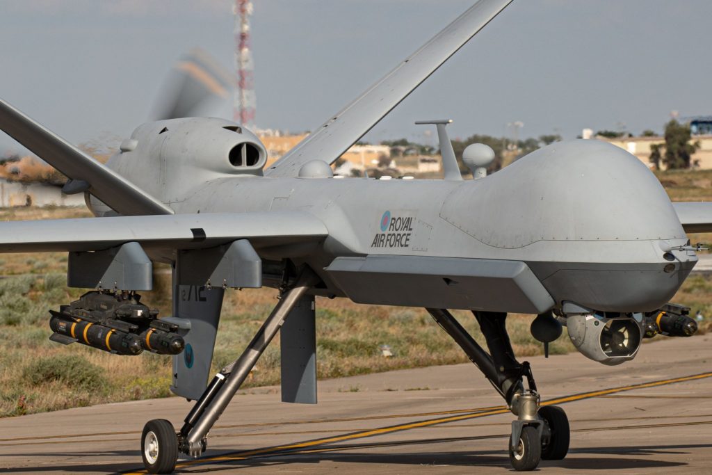 UAV Reaper da RAF equipado com sensores não revelados (Fotos: MoD UK).