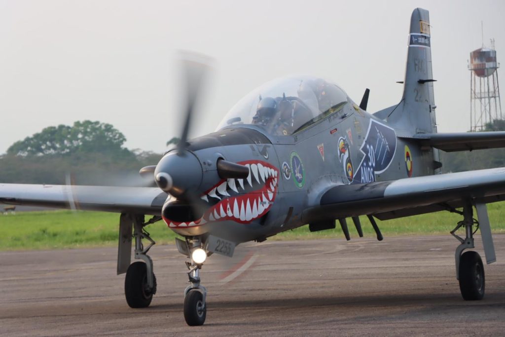 Colombia celebra 30 años y 100.000 horas de vuelo de sus AT-27M Tucanos